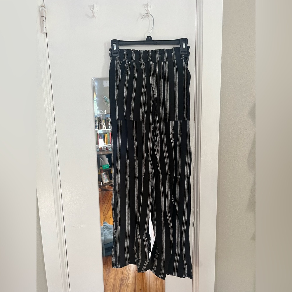 B/W Flowy Pants